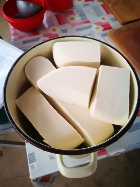  - 4 - BRÂNZĂ DE CAPRA