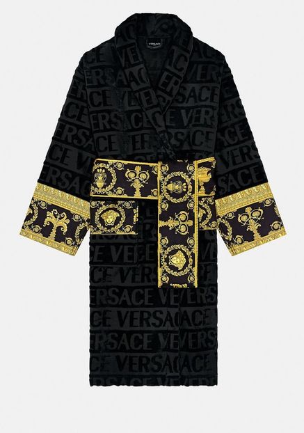 Robert Pattinson received a Versace bathrobe from Miley Cyrus. - Secret Santa is coming to town