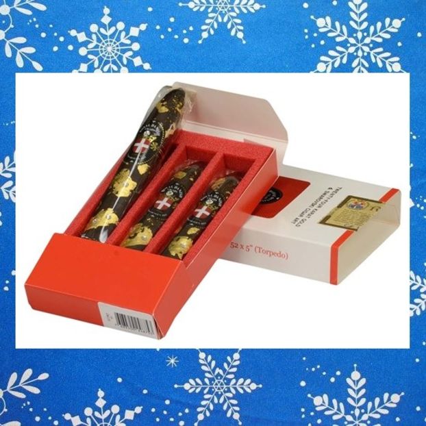 Arón received a pack of Royal Danish Gold Queen #1 Cigars from Candy. - Secret Santa is coming to town