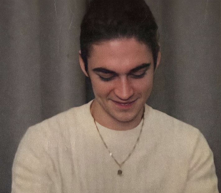 থৣĦғᴛ؟ℬᵉ̶̶ᵃ̶̶ᵘ̶̶ℛᵉ̶ᵍ̶ᵃ̶ʳ̶ᵈ͠ ༈٫ Glasul expediat de ins nu era al bucătarului. N-avea cum, căci era - the sixth destination is in Zermatt