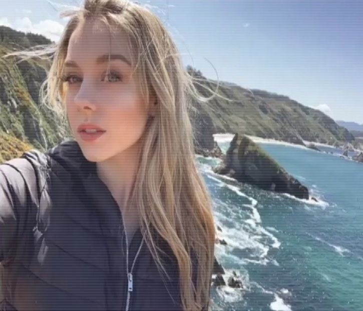 ╰　·• dintre degetele încleștate slab în jurul ei, după care controlează eticheta, modelând o - the sixth destination is in Zermatt