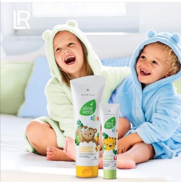 SET BABY PASTA DE DINTI+ GEL DE DUS 1 - Aloe Vera Kids Pasta de dinti cu straluciri magice