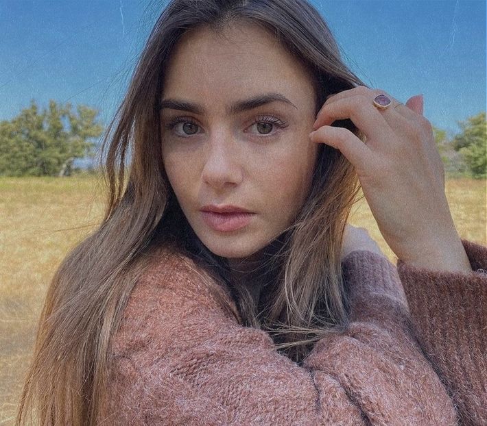 ▫□̣̇ͅ ̣̇ͅ 　̾ .;˛ Cu sfiiciune, le privește pe cele trei lebede galbene ce clocoteau în parterul - the sixth destination is in Zermatt