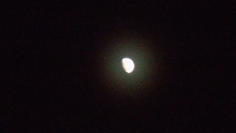 Ajunul Craciunului - Luna in crestere in Taur - Luna - Soarele si norii - 2
