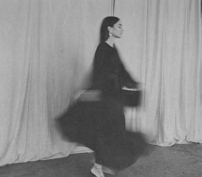 ▫□̣̇ͅ ̣̇ͅ 　̾ .;˛ Ajunsă în cercul de lemn, se scuză evaziv și-și căută repausul pe una dintre - the sixth destination is in Zermatt