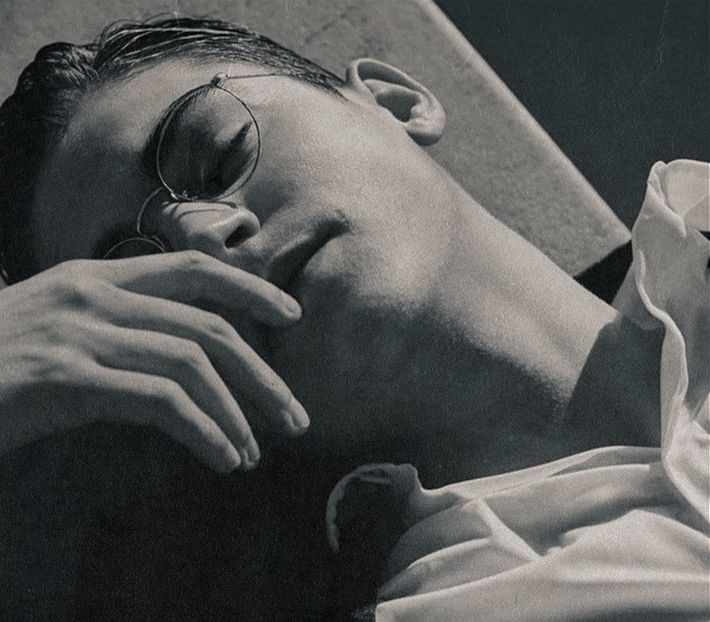 থৣĦғᴛ؟ℬᵉ̶̶ᵃ̶̶ᵘ̶̶ℛᵉ̶ᵍ̶ᵃ̶ʳ̶ᵈ͠ ༈٫ își simțea suflul duplicat. Mai făcu un pas – încă unul. Defini acum - the sixth destination is in Zermatt