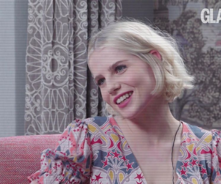 ⌮˒♥˓ Iṇ꒒ục̣y’s⋅⁽ẅöṛdṡ⁾... 　‰ː Îi flutura pe buze un surâs. Se ridică; simţea sub papuci - the sixth destination is in Zermatt