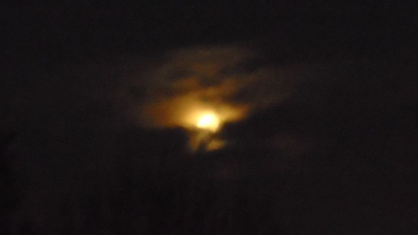 Ultima luna plina din 2020 - in Rac - Luna - Soarele si norii - 2