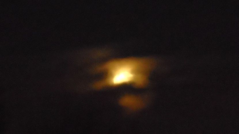Ultima luna plina din 2020 - in Rac - Luna - Soarele si norii - 2