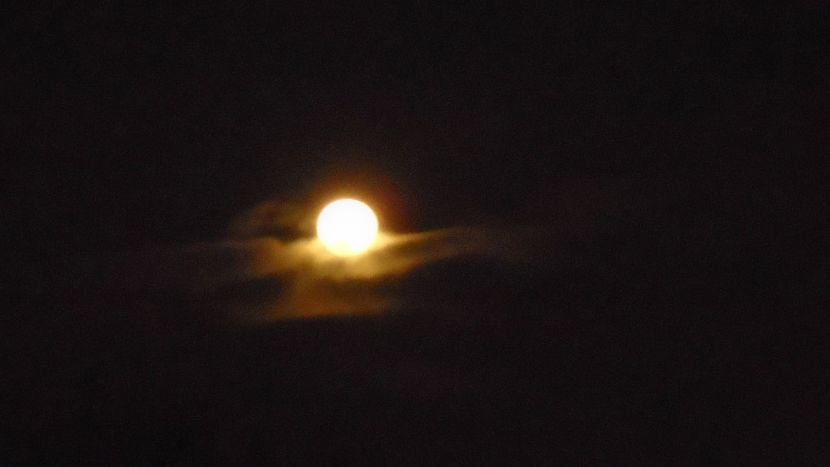 Ultima luna plina din 2020 - in Rac - Luna - Soarele si norii - 2