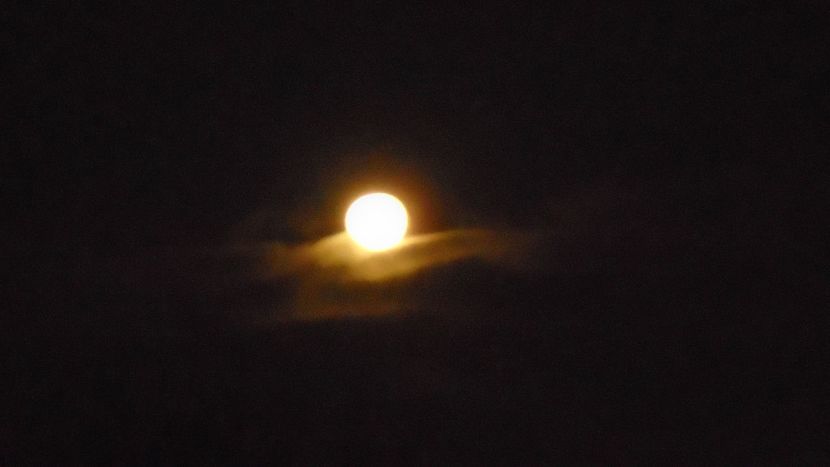 Ultima luna plina din 2020 - in Rac - Luna - Soarele si norii - 2