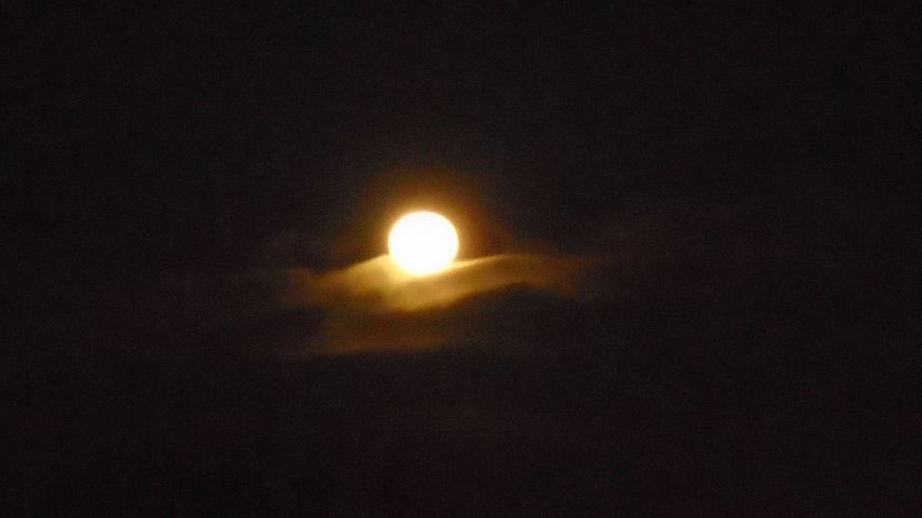 Ultima luna plina din 2020 - in Rac - Luna - Soarele si norii - 2