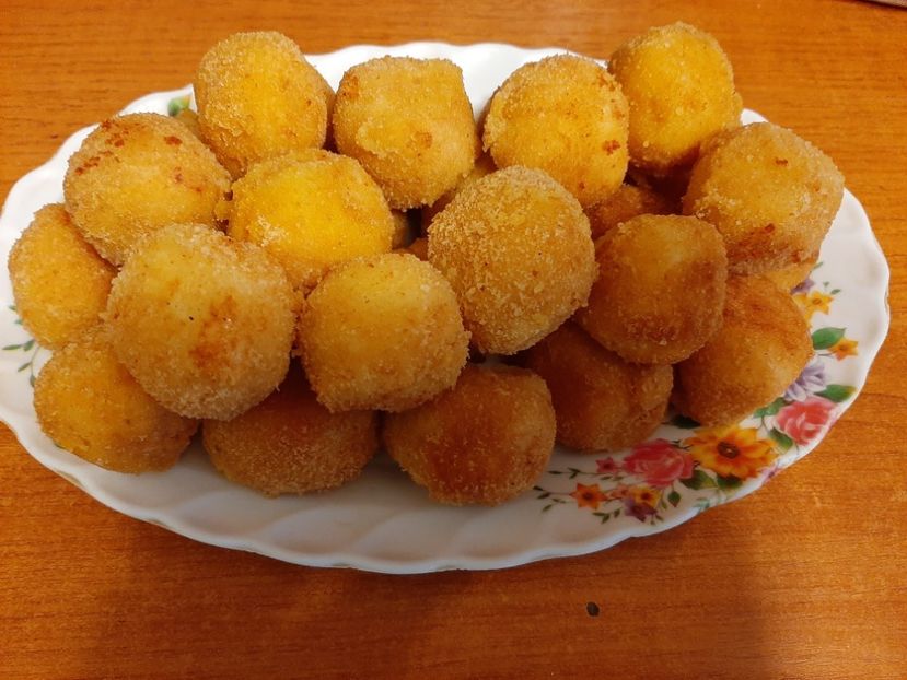 Bile de cartofi, telemea și cașcaval. - Culinar 4