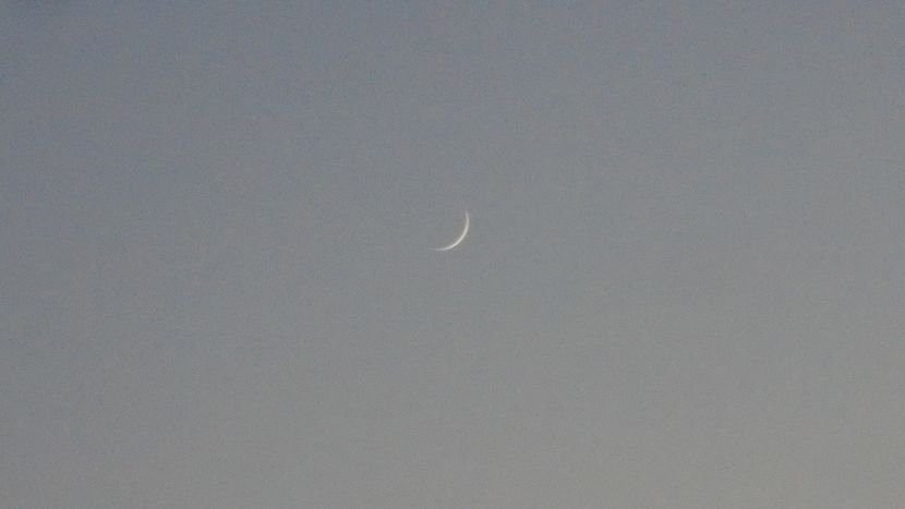 Luna noua in Varsator - Luna - Soarele si norii - 2