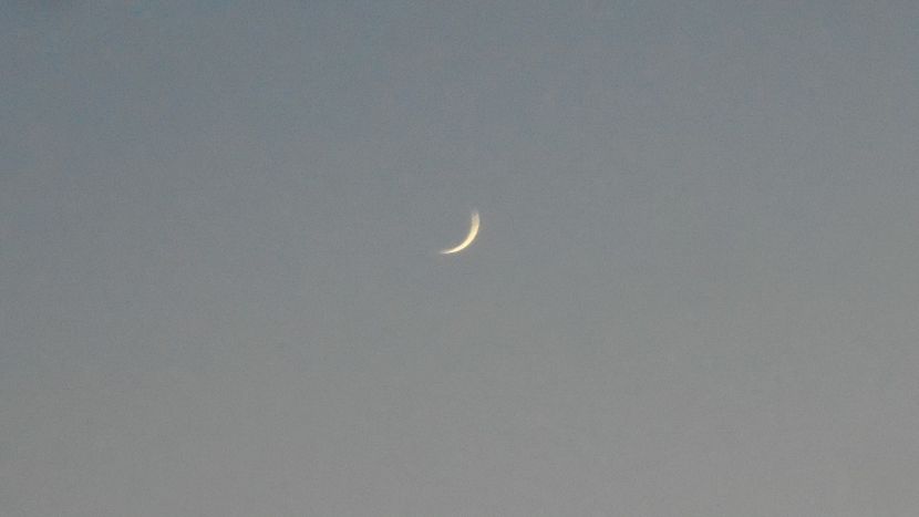 Luna noua in Varsator - Luna - Soarele si norii - 2