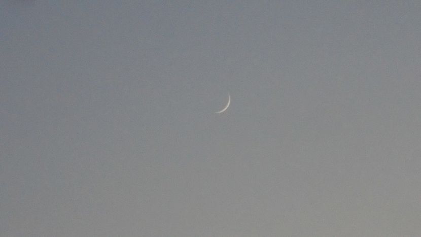 Luna noua in Varsator - Luna - Soarele si norii - 2