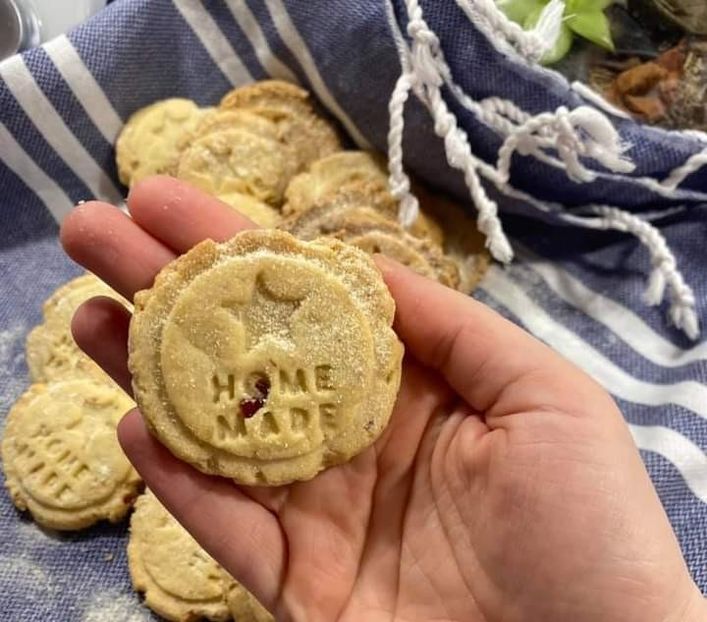  - Biscuiti cu cocos si nuci