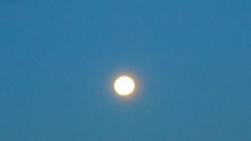 Luna plina in Leu (Full Wolf moon) - Luna - Soarele si norii - 2