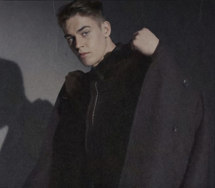 থৣĦғᴛ؟ℬᵉ̶̶ᵃ̶̶ᵘ̶̶ℛᵉ̶ᵍ̶ᵃ̶ʳ̶ᵈ͠ ༈٫ Lumina țâșni orbitoare, dureroasă ca un țipăt, pătrunzându-i - the sixth destination is in Zermatt