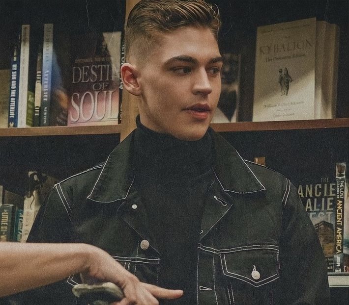 থৣĦғᴛ؟ℬᵉ̶̶ᵃ̶̶ᵘ̶̶ℛᵉ̶ᵍ̶ᵃ̶ʳ̶ᵈ͠ ༈٫ Treptat, ochii acestuia se deprinseră cu întunericul, și se trezi - the sixth destination is in Zermatt