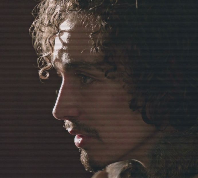 [ོ　﷼✭;. necunoscutei, sparge o nucă pe măsuţa de cafea, cu marginea unei cărţi grele, - the sixth destination is in Zermatt