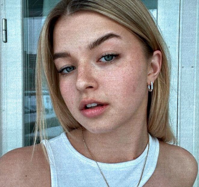 　13.02 ·♡ 562ᶰᵈ ℸrack · ❝high❞ · zella day. - and what is beauty? terror