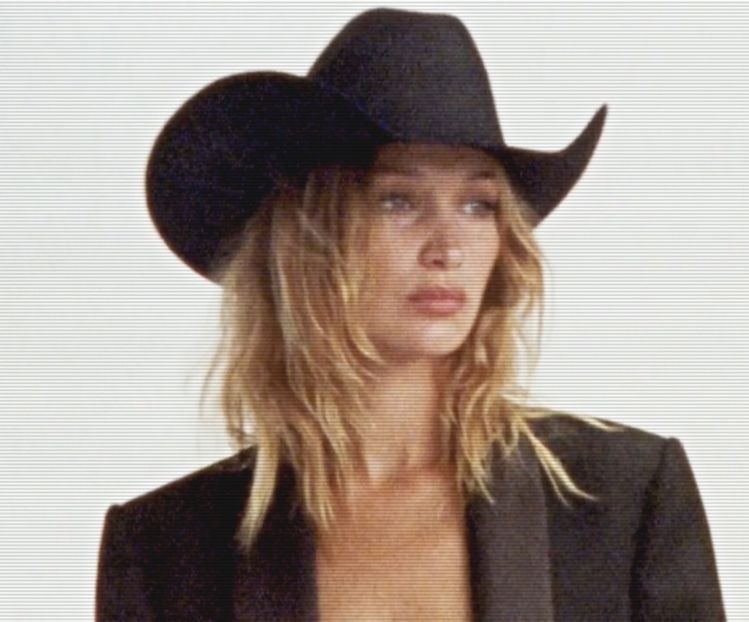 ¹ ∙ͅ●̤̈̇·̣̇　̾ ;˛ Era destul să­-i arunci o privire, de la linia abruptă a frunții sale cizelate, pân - the sixth destination is in Zermatt