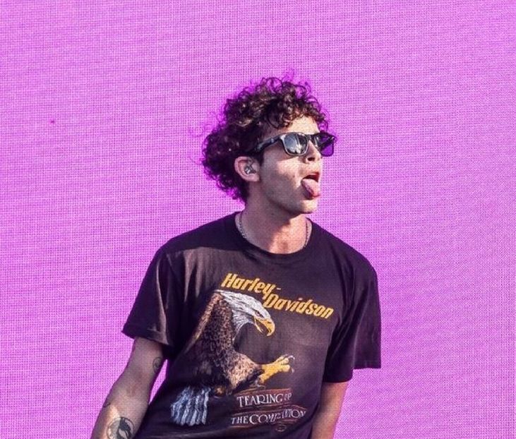 ⊺ⱶ∙ⱻ⃞¹⁹⁷⁵∕▪‧❛ʂҽʅʅιɳɠ℘̚ẹṭṛọḷᶰᶱᵃᵓᶠ∕.; “Draga mea Bomboană,” apare ca o stafie în spatele cuconițe - the sixth destination is in Zermatt