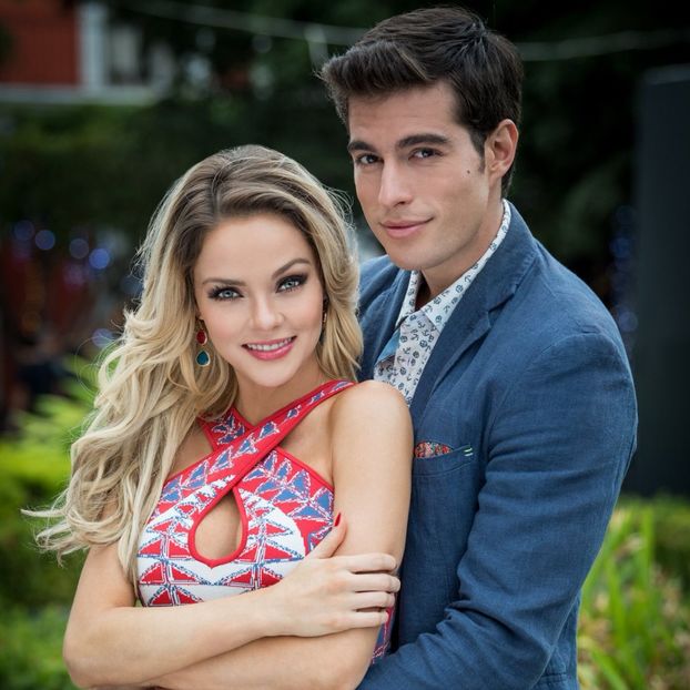 Estefania y Sebastian - Hijas de la luna