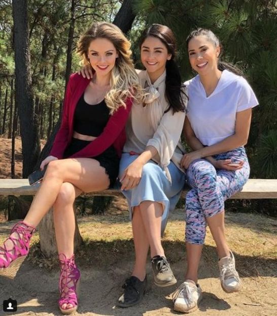 Estefania, Juan Ines, Juana Barbarba - Hijas de la luna