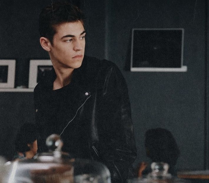 থৣĦғᴛ؟ℬᵉ̶̶ᵃ̶̶ᵘ̶̶ℛᵉ̶ᵍ̶ᵃ̶ʳ̶ᵈ͠ ༈٫ La scăpătare, se profilă vag, dizolvat în ceață, în povârnișul - the sixth destination is in Zermatt