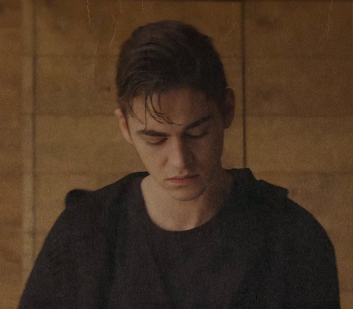 থৣĦғᴛ؟ℬᵉ̶̶ᵃ̶̶ᵘ̶̶ℛᵉ̶ᵍ̶ᵃ̶ʳ̶ᵈ͠ ༈٫ o mișcare particulară a bărbiei, care zvâcnea odată cu umărul repezit - the sixth destination is in Zermatt