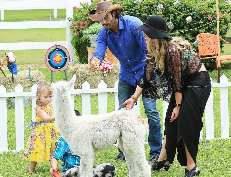 Irina y Flavio - Tierra de Reyes