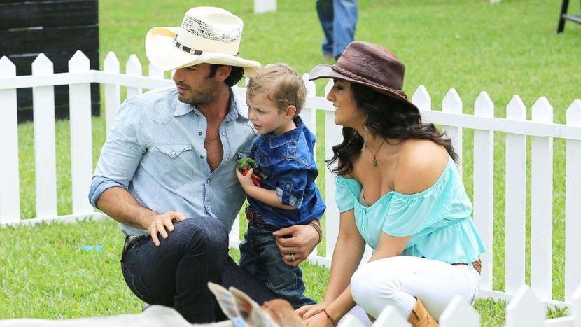 Arturo y Sofia - Tierra de Reyes