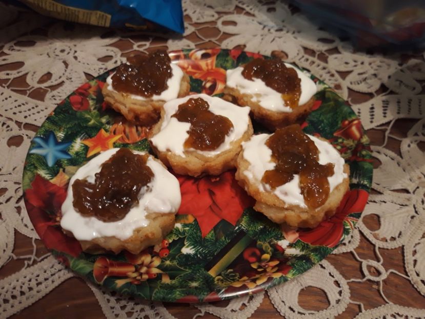Papanasi la cuptor cu dulceata si smantana - Retete 2