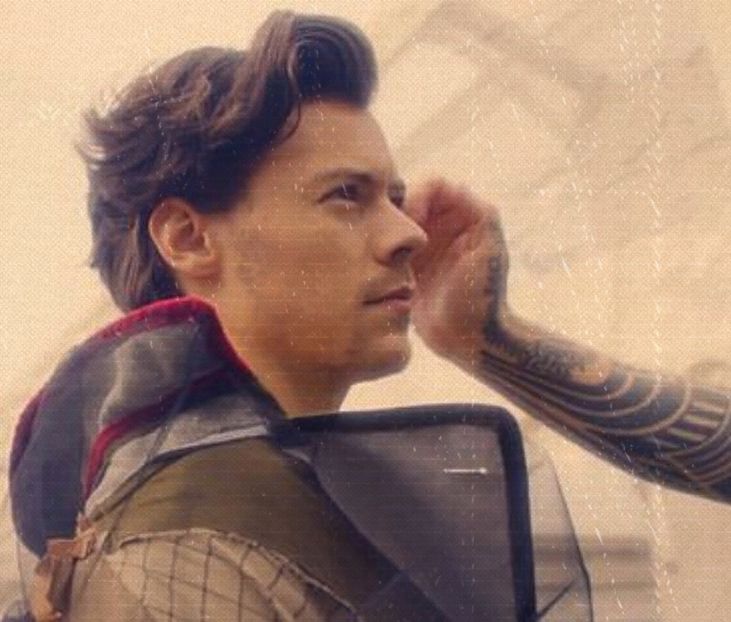 ꧁ᶥ̀ͅ་ ‘ℱ ’ ᶩᵋᵕʵˎᵈᵕ˙ ᵐ̣ᵃ̣ᶫ̣. ܝ܆༌;. Trăsăturile lui, aproape feminine, și aerul încurcat pe care-l - the sixth destination is in Zermatt