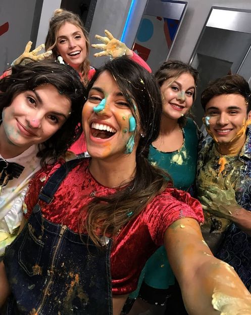 Elenco - Bia Disney Channel