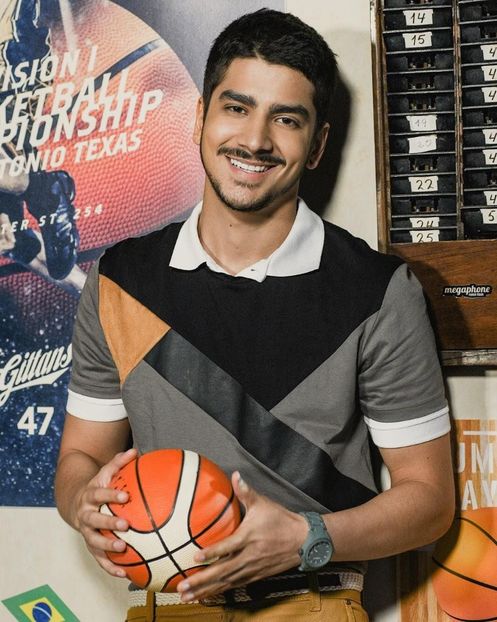 Thiago - Bia Disney Channel
