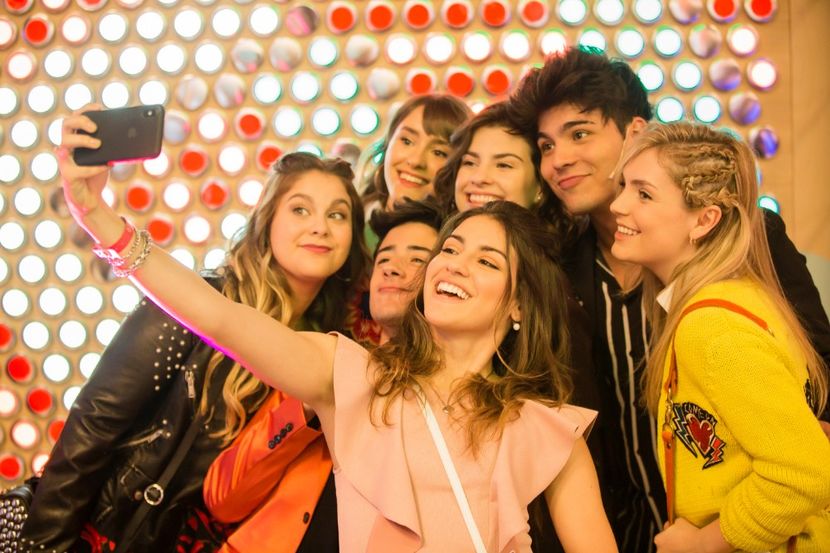 Elenco - Bia Disney Channel