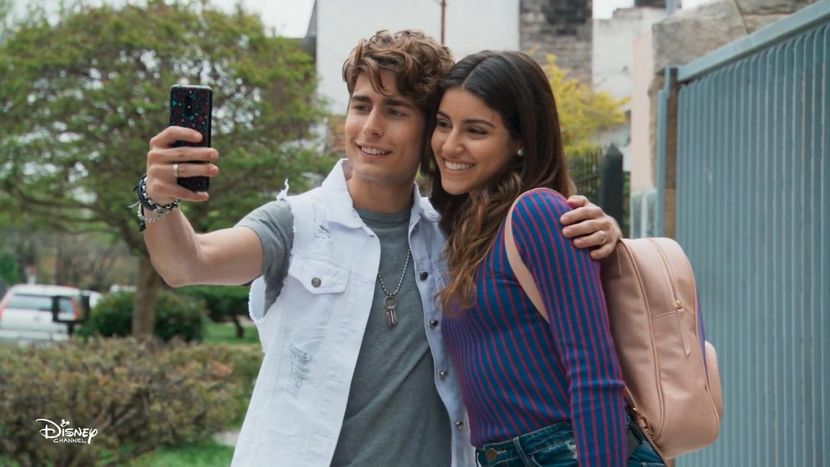 Alex y Bia - Bia Disney Channel