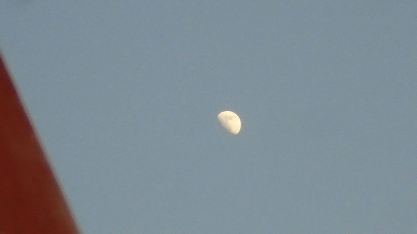 Luna in crestere in Gemeni - Luna - Soarele si norii - 2