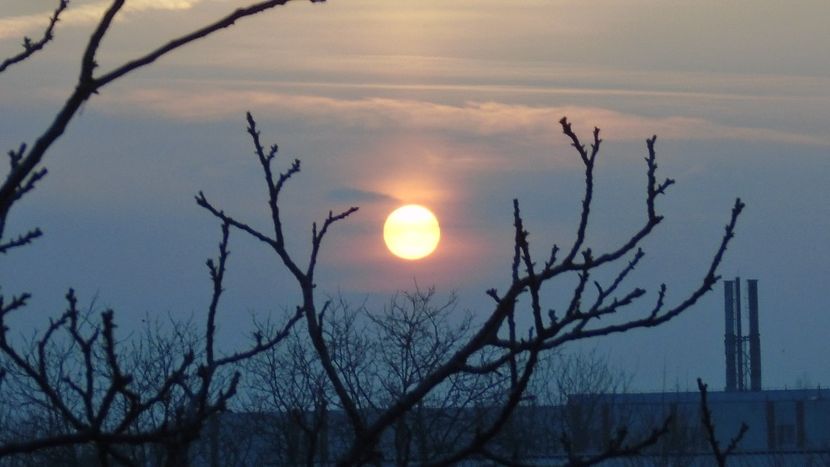 Apus de soare - Luna - Soarele si norii - 2