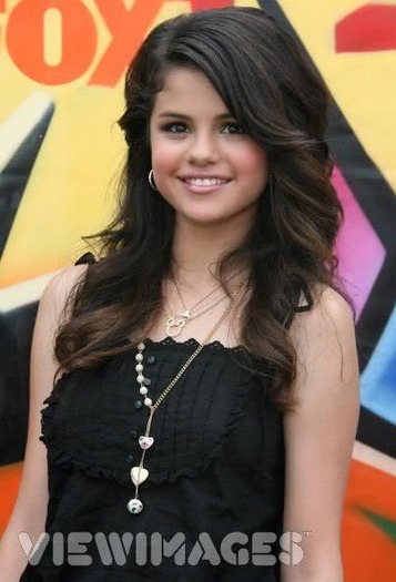 selenagomezfan_dot_com_tca2007-0002