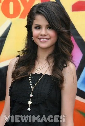 selenagomezfan_dot_com_tca2007-0002 - Selena Gomez Photoshoot 3