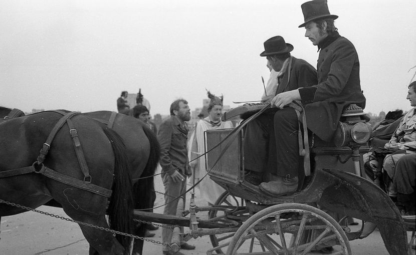 De Ce Trag Clopotele Mitica ? - De Ce Trag Clopotele Mitica? 1981