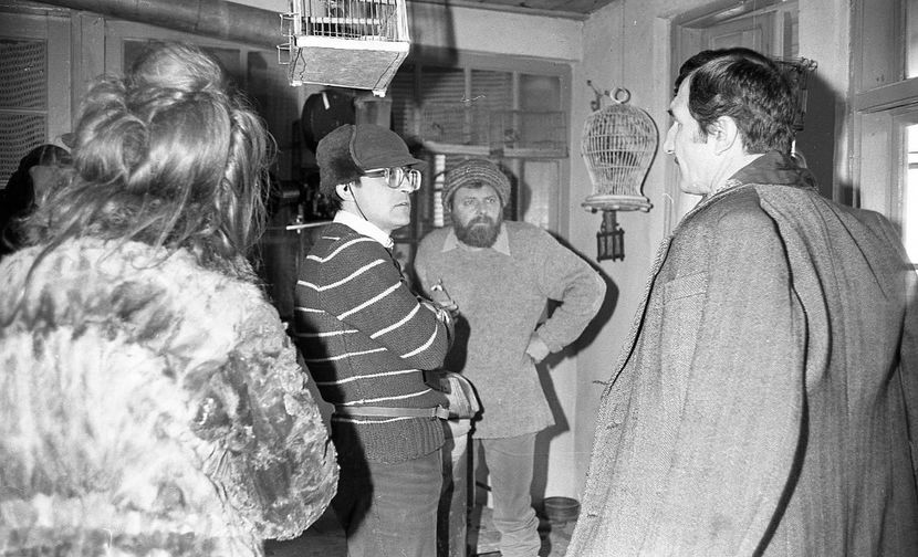De Ce Trag Clopotele Mitica ? - De Ce Trag Clopotele Mitica? 1981