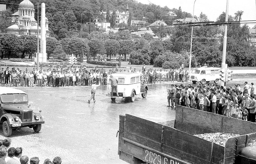 Doi Baieti Ca Painea Calda - Doi Baieti Ca Painea Calda 1962