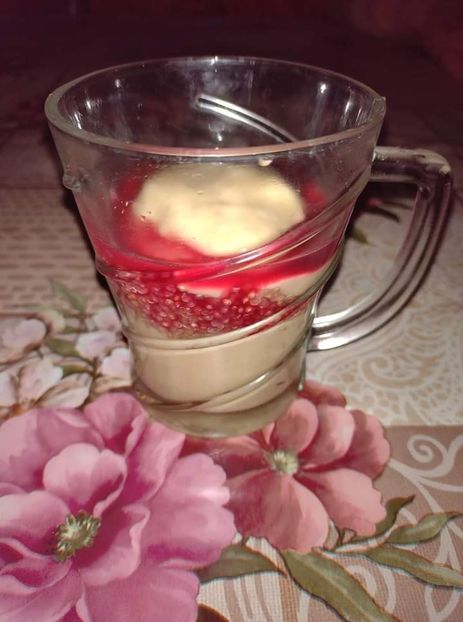  - Quinoa in crema de banana cu suc de rodie