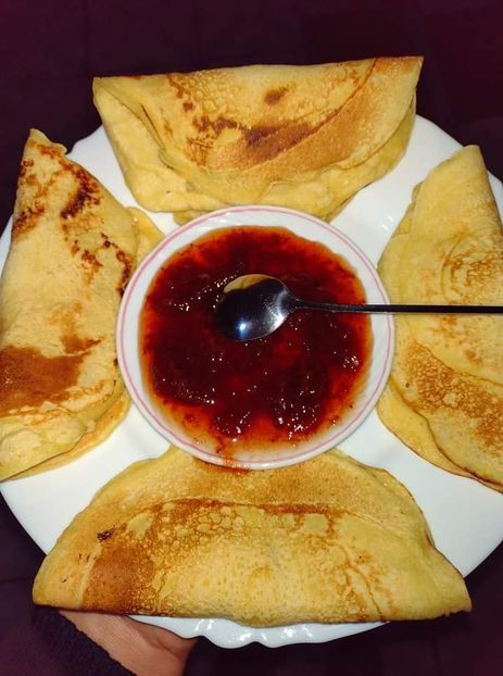  - Clatite cu dulceata de capsuni fara zahar