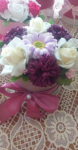 received_1019442135247376 - trandafiri de sapun